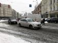 Зимовий стиль водіння: Як в ожеледицю з'їжджати з обмерзлих спусків і проходити обмерзлі повороти, - експерт