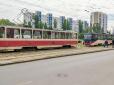 Трагедія через паніку: У Києві жінка випала з трамвая, в якого відмовили гальма (відео)