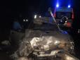 Є жертва: На Запоріжчині вантажівка розчавила легковик (фото)