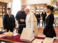 Політтехнолог одним реченням прокоментував вбрання дружини Зеленського на зустрічі із Папою Римським