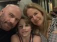 Боролася з хворобою 2 роки: Від раку грудей померла дружина відомого голлівудського актора Джона Траволти