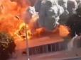 Біда не приходить одна: У Білорусі стався потужний вибух на фабриці (відео)