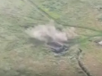 Удар точно в ціль: Українські військові знищили на Донбасі ворожий опорний пункт і БМП (відео)
