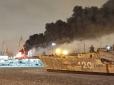 У добрий час! У Санкт-Петербурзі горить недобудований корвет ВМС РФ (фотофакти)