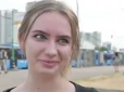 Росіянка зі сміхом заявила, що смерті в Україні 