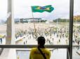 Заколот трампістів по-латиноамериканськи: Прихильники екс-президента Болсонару увірвалися в парламент Бразилії. Поліція штурмом звільнила будівлю парламенту, десятки затриманих (відео)