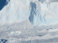 Можлива катастрофа? Вчені забили тривогу, виявивши дивні утворення під льодовиком Судного дня