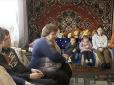 Боялися померти: На Харківщині 10 дітей ледь вмовили батьків евакуюватися (відео)
