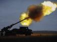 Настільки хочуть просунутися: Росіяни у Бахмуті гатять по своїх артилерією