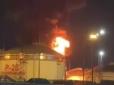 Севастополь передав естафету Тамані: Поблизу Керченського мосту спалахнула нафтобаза (відео)