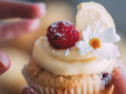 Можна їсти солодощі і фастфуд: Вчені вигадали спосіб схуднення без дієт