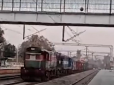 Катастрофи не сталося дивом: В Індії потяг 