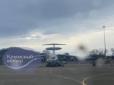 В аеропорту Сочі потужний вибух. Стовп диму піднімається високо в небо (відео)