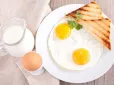 Все просто! Дізнайтесь, що може зробити яєчню вдвічі смачнішою