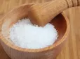 А ви це знали? Навіщо зберігати сіль у холодильнику - лайфхак, який вирішить важливу проблему