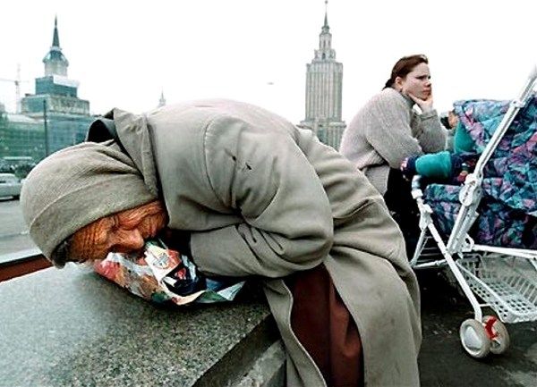 Скрепи стогнуть від безгрошів'я: На Росії рекордно подорожчав бензин, провокуючи вибухову інфляцію на базові продукти споживання населенням