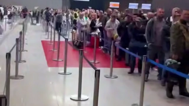 Аеропорти РФ перетворюються на колективні катівні. Це задоволення надовго, - Невзоров