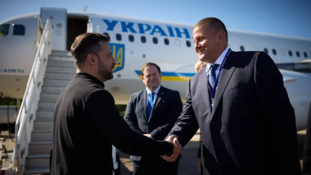 Залужний vs Зеленський: Опитування показало, кого б обрали українці на виборах президента