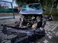 На Вінниччині працівник СТО викрав нове авто і розтрощив його, врізавшись у дерево (фото)