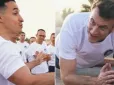 На тлі офіційного візиту: Макрон постояв у планці в Абу-Дабі й став об'єктом глузувань французів (відео)