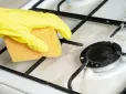 Плита буде як нова! Як швидко відмити решітки від жиру і нагару