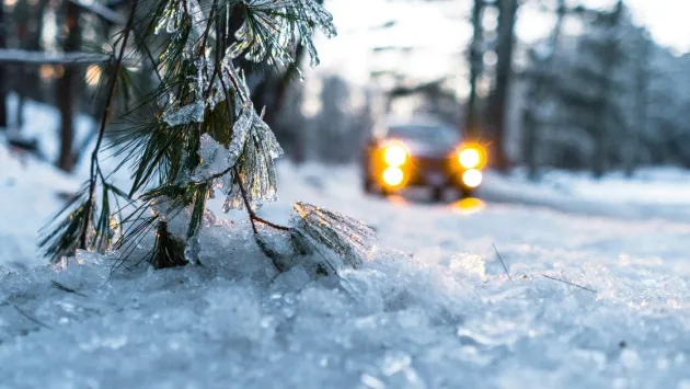 Водіям на замітку! Що не можна робити, коли розморожуєте авто