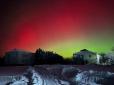 Небо над Україною запалало яскравим полярним сяйвом (фотофакти)
