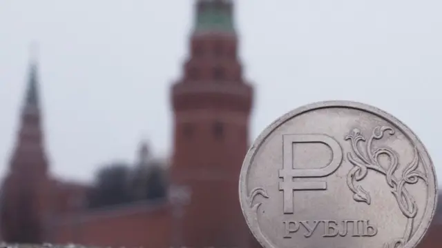 Криза дає про себе знати: У Росії вперше за 25 років закривається більше магазинів, ніж відкривається