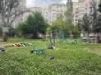Мати з доньками в лікарні, батько загинув: Унаслідок удару РФ по Херсону постраждала ціла родина