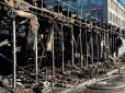 Били по цивільних: Росіяни знищили відділення Rozetka та пошкодили бізнес-центр у Києві