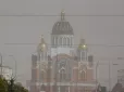 У повітрі нестерпний запах пожежі: Київ та Вишгород задихаються від смогу. Що відбувається в атмосфері Київщини (відео)