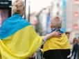 Будуть проблеми: Біженці з України в США масово втратили дозвіл на роботу